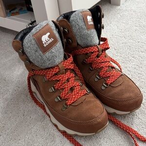 Sorel Tan Boots with Red Laces